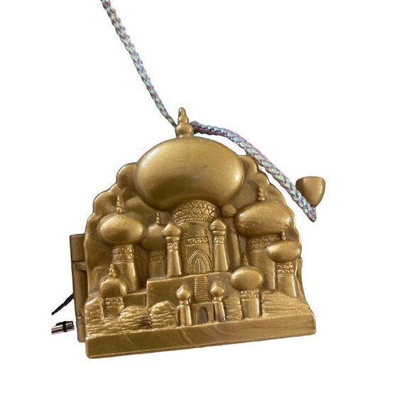 Random Vintage Kids Lot Rugrats Aladdin Necklace Disney Keychains Yo-yo - Picture 5 of 8